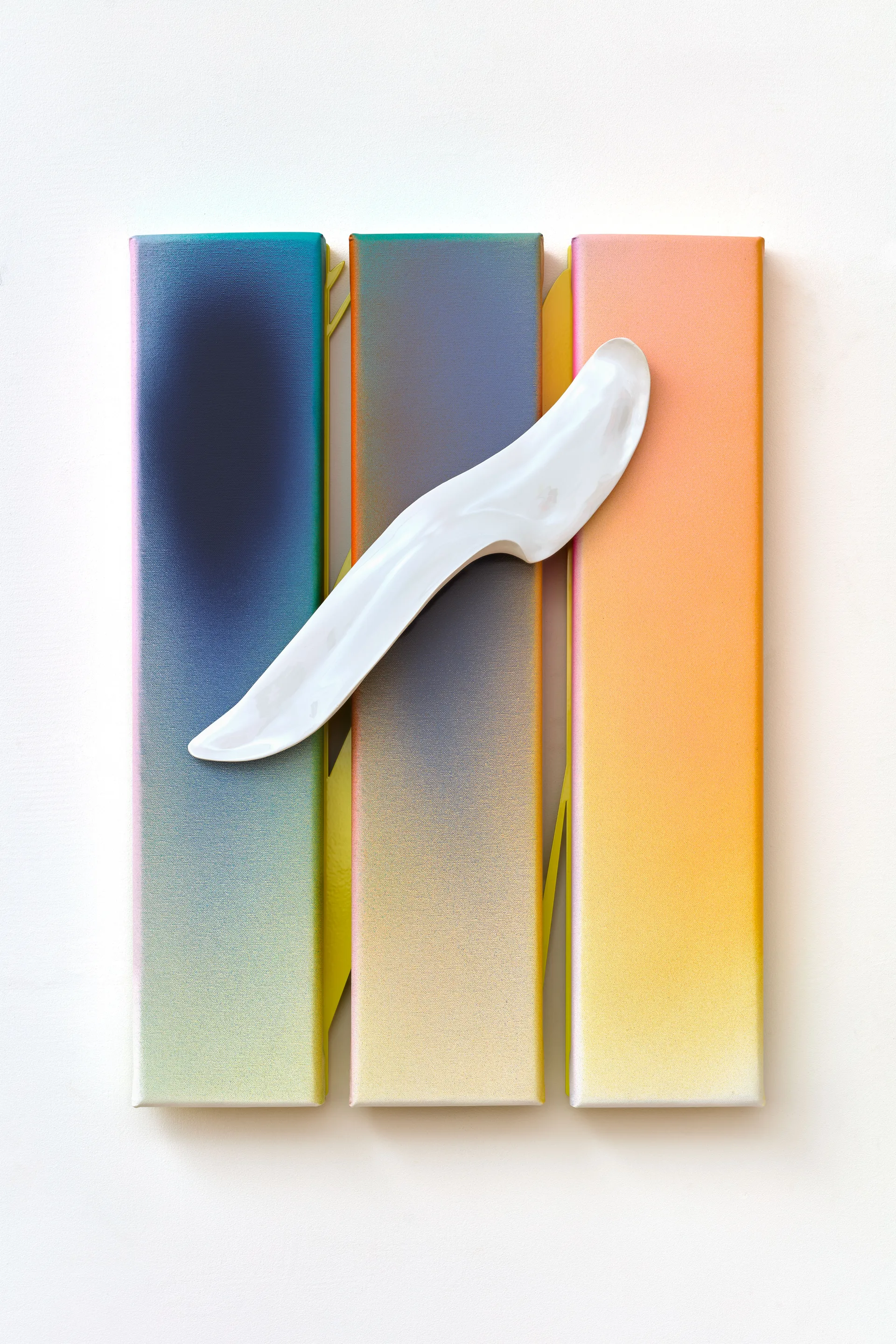 Porcelain elements for Márton Nemes