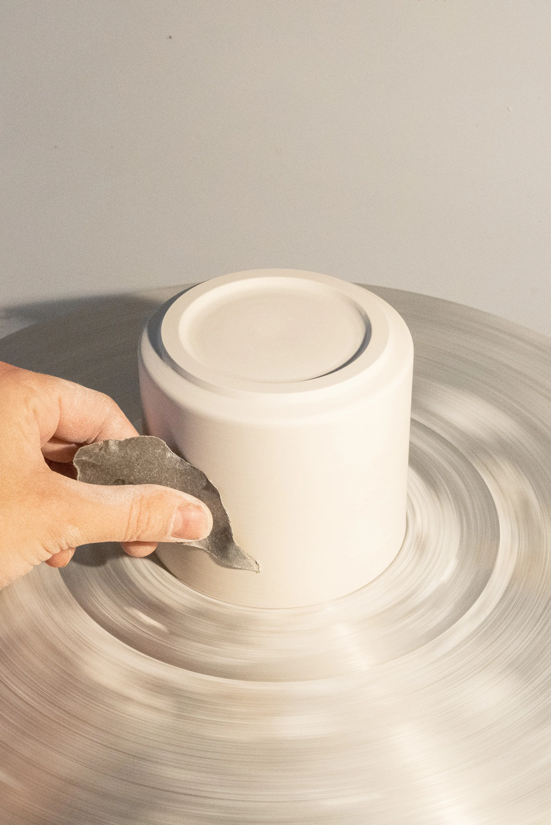 Throwing ceramic